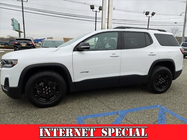 2023 GMC Acadia AT4