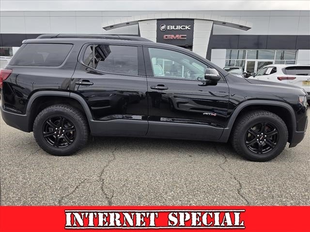 2023 GMC Acadia AT4