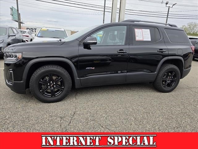 2023 GMC Acadia AT4
