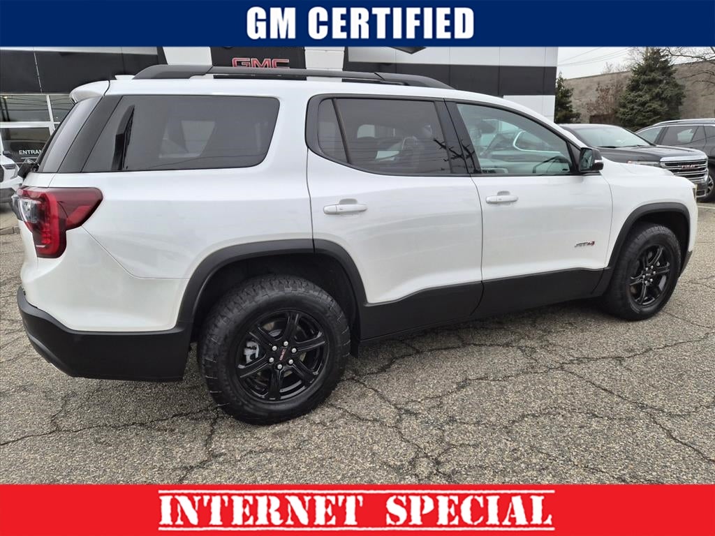 2023 GMC Acadia AT4