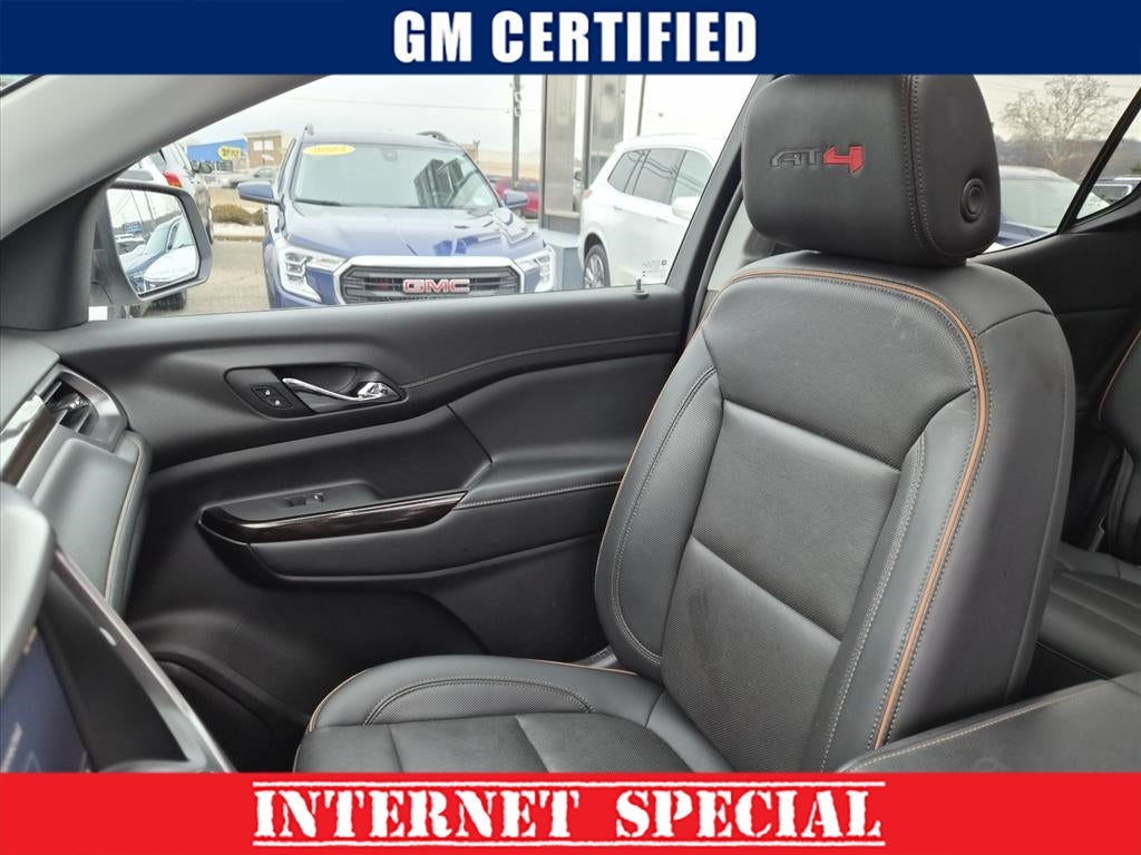 2023 GMC Acadia AT4