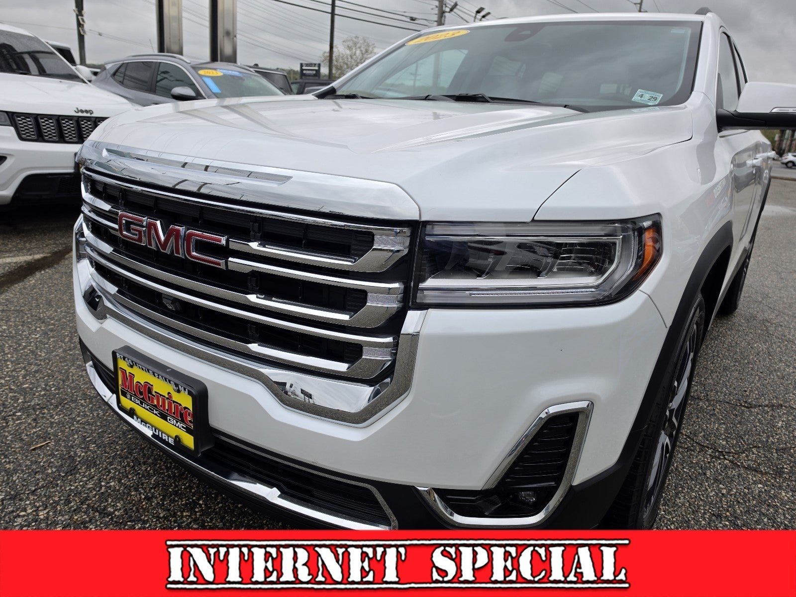 2023 GMC Acadia SLT