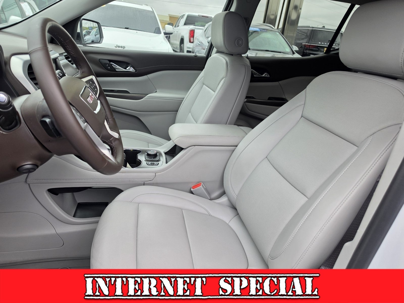 2023 GMC Acadia SLT