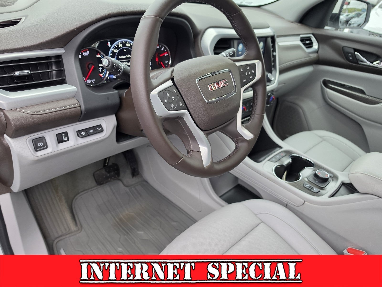 2023 GMC Acadia SLT
