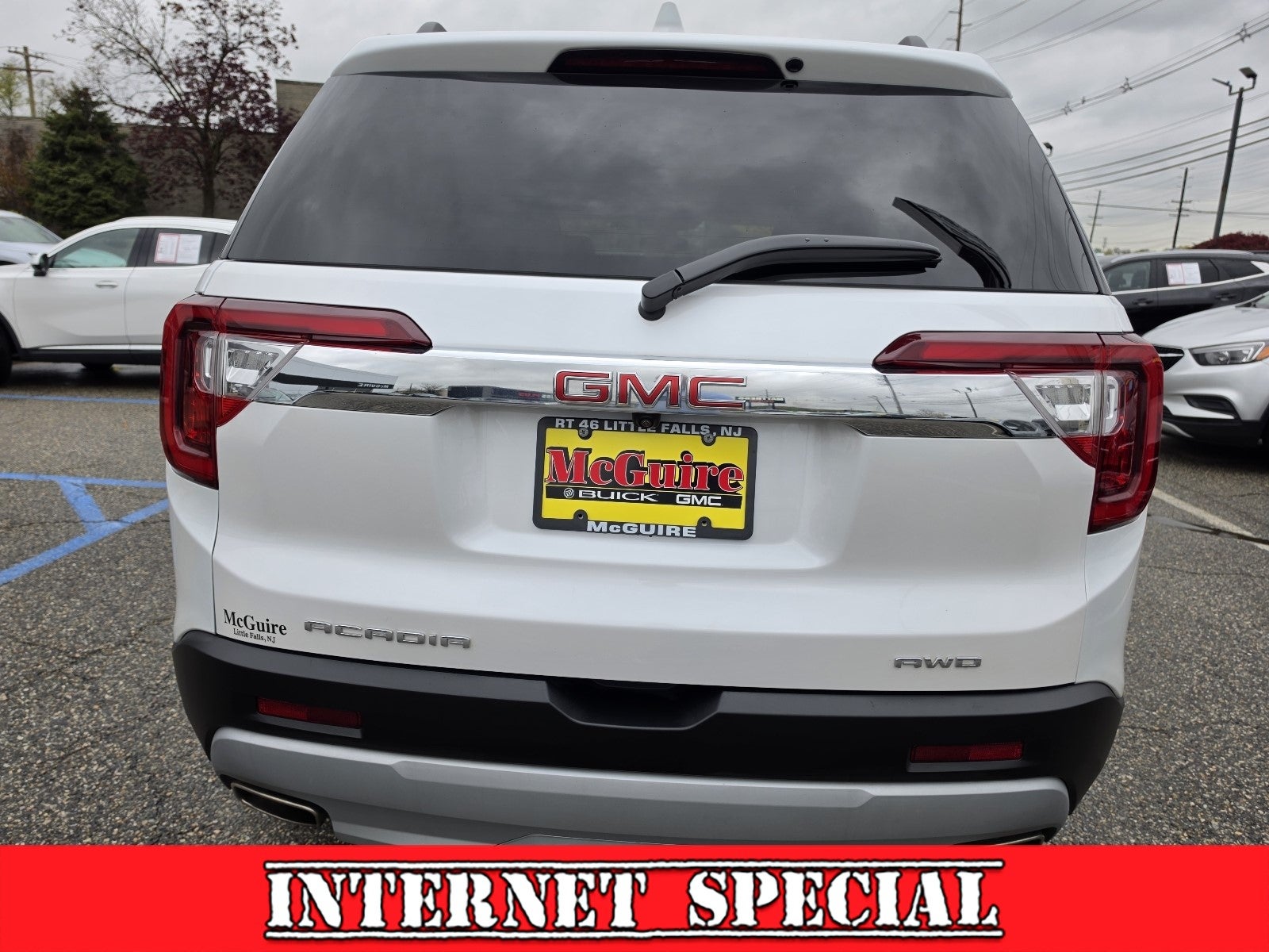 2023 GMC Acadia SLT