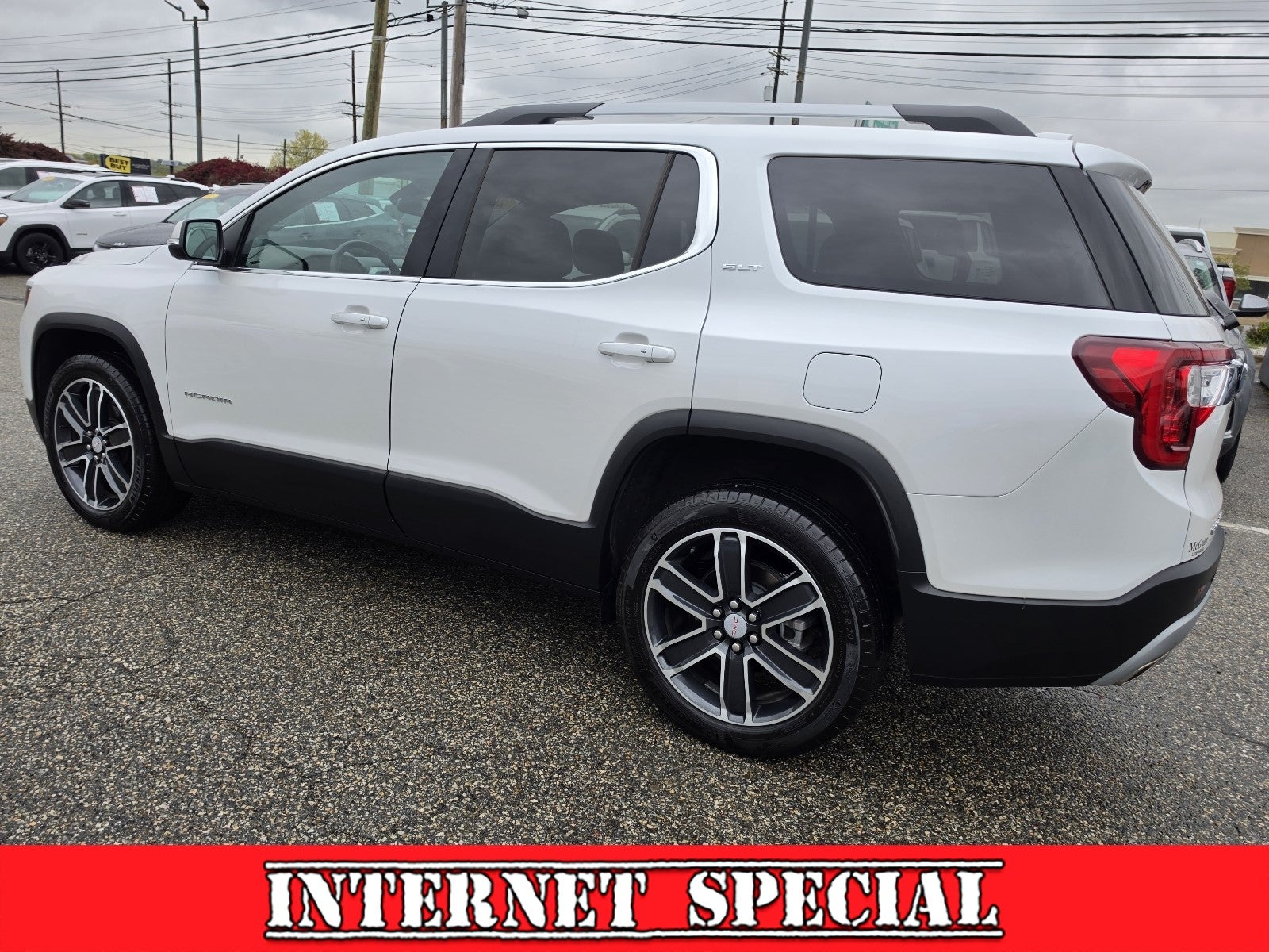 2023 GMC Acadia SLT