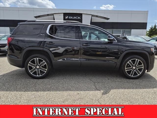 2023 GMC Acadia SLT