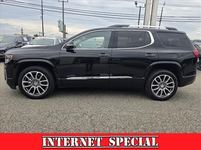 2023 GMC Acadia Denali