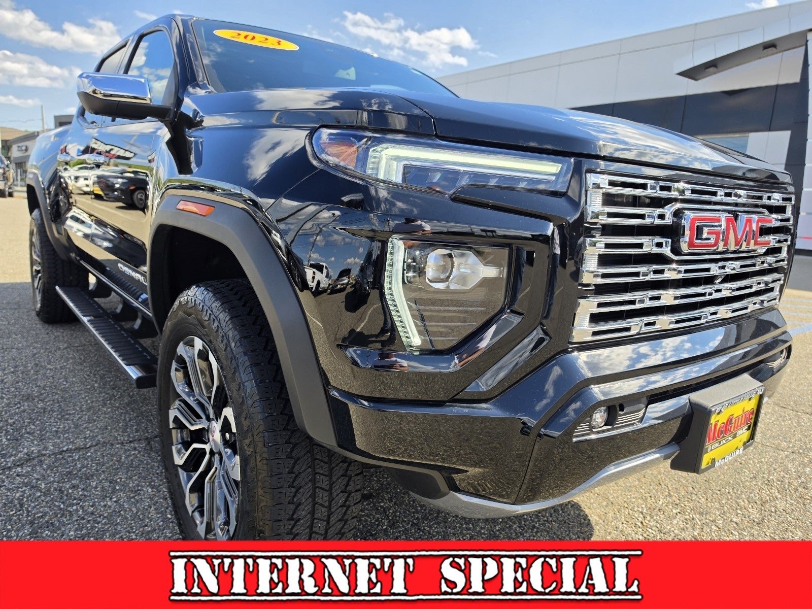 2023 GMC Canyon Denali