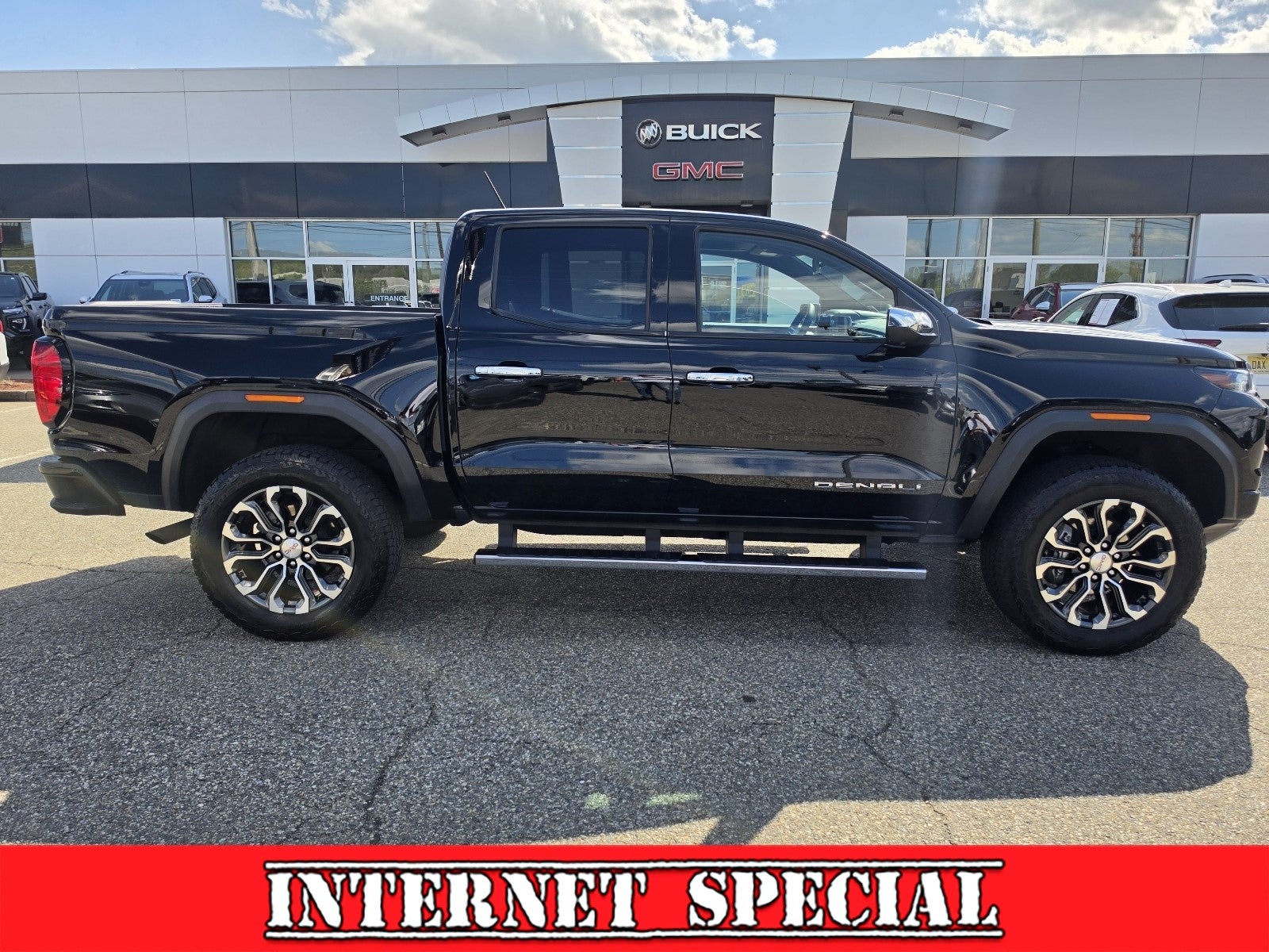 2023 GMC Canyon Denali