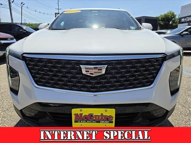 2024 Cadillac XT4 Premium Luxury