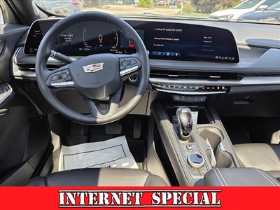 2024 Cadillac XT4 Premium Luxury