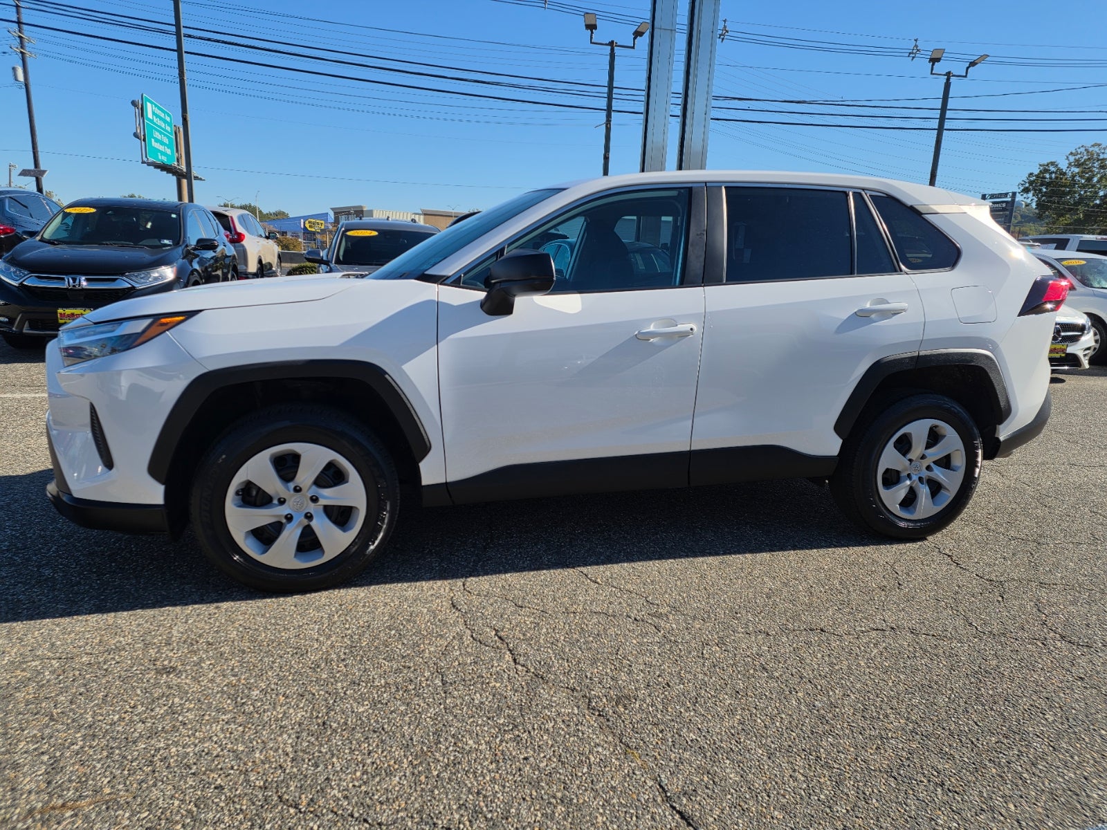 2023 Toyota RAV4 LE