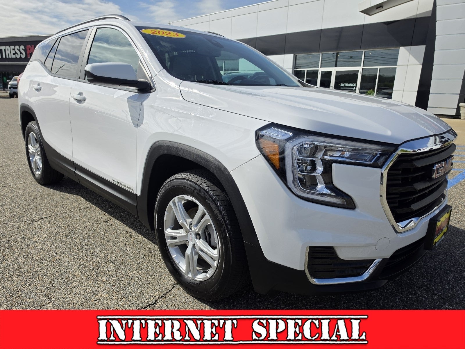 2023 GMC Terrain SLE