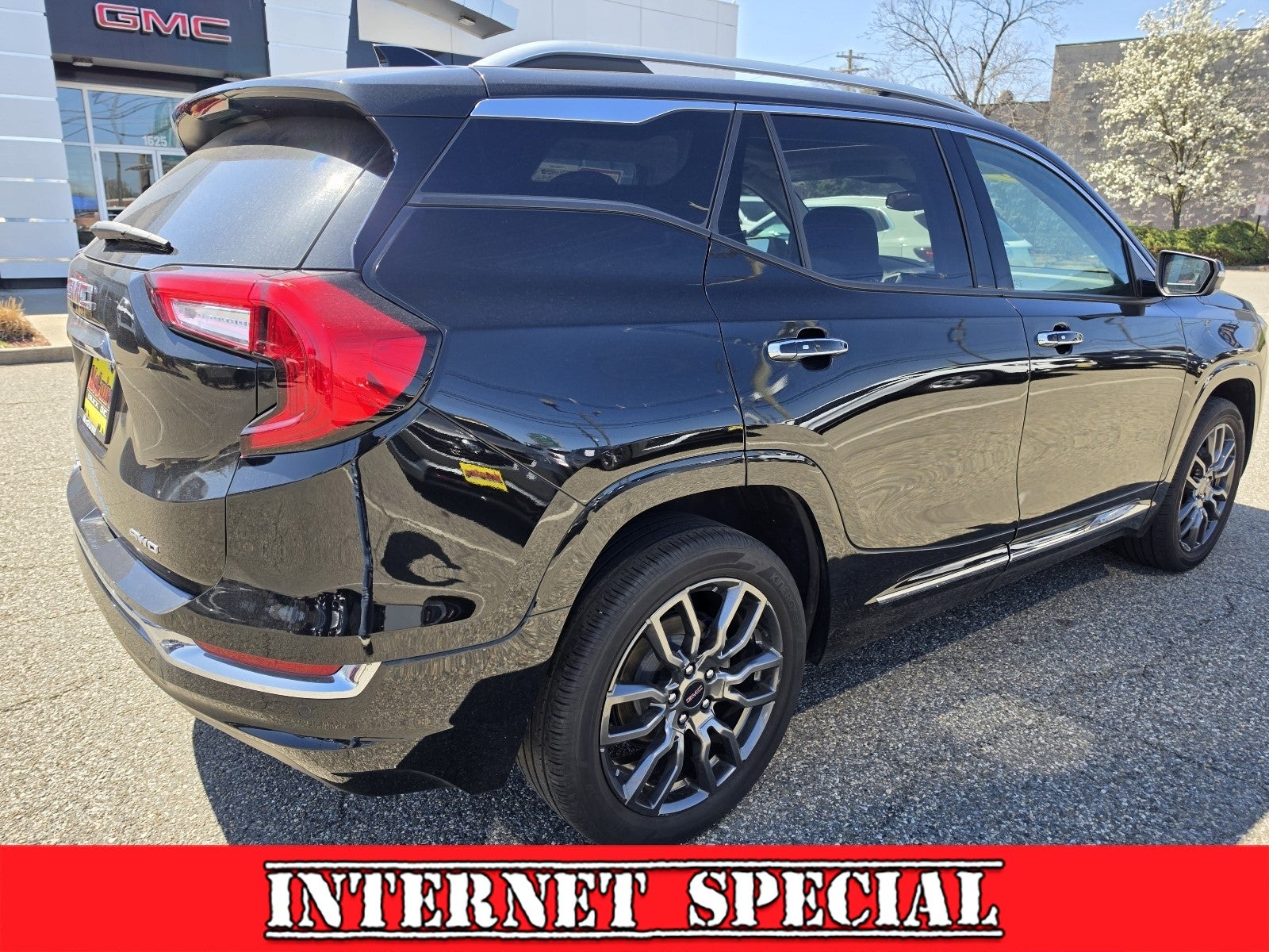 2023 GMC Terrain Denali