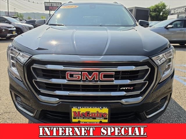 2023 GMC Terrain AT4